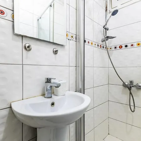 アパート Chic Flat W Balcony 5 Min To Dolmabahce Palace イスタンブール