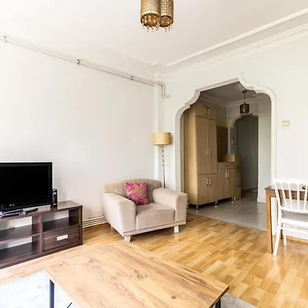 Chic Flat W Balcony 5 Min To Dolmabahce Palace *